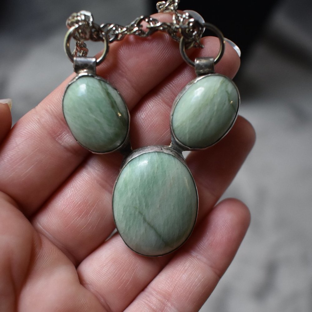 Vintage Amazonite and Silver Three Stone Necklace - Picture 3 of 15